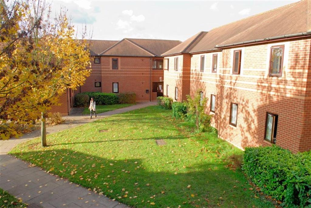Comfortable rooms at Crescent Hall, OXFORD - SK room 5